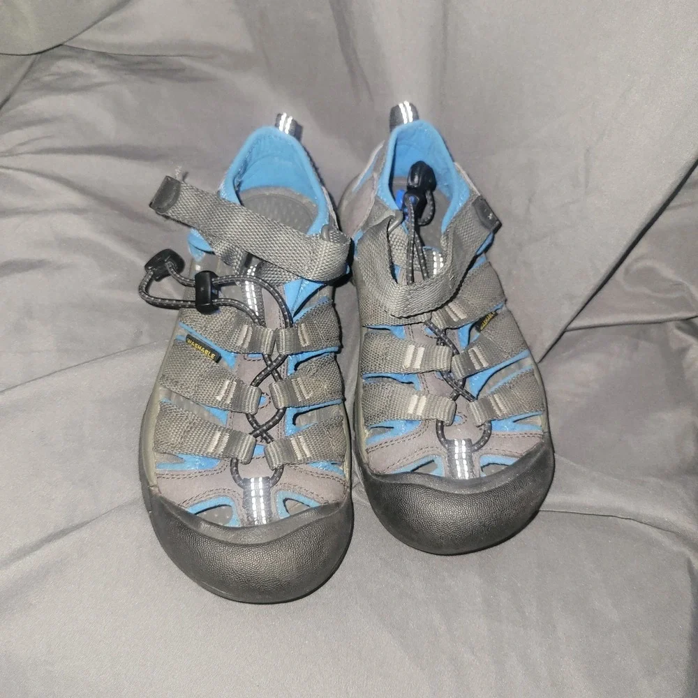KEEN Boys NEWPORT Size 1 Water Shoes Sandals EUC